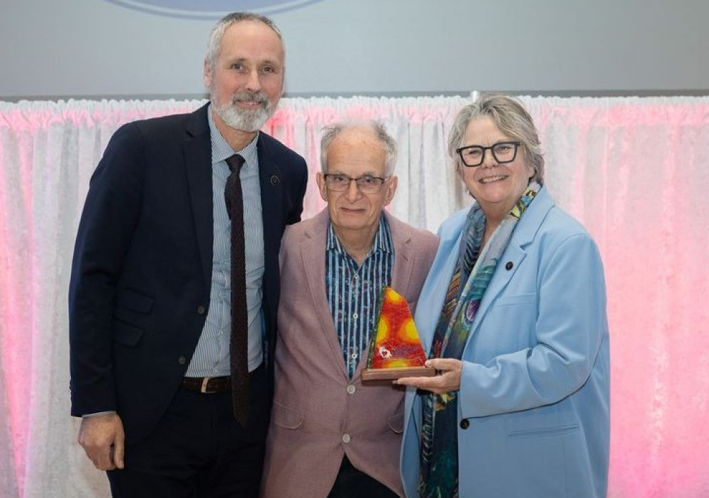 Félicitation à Robert Lowe qui a été honoré par le prix Hommage bénévolat-Québec ! 